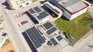 O Auto Posto MG, localizada em São João Batista, SC, produz a sua própria energia limpa e sustentável com os sistemas Solar Vale.