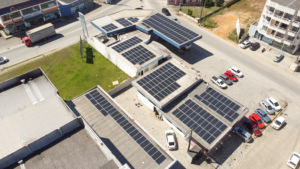 O Auto Posto MG, localizada em São João Batista, SC, produz a sua própria energia limpa e sustentável com os sistemas Solar Vale.