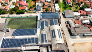 A SJB Solados, localizada em São João Batista, SC, produz a sua própria energia limpa e sustentável com os sistemas Solar Vale.